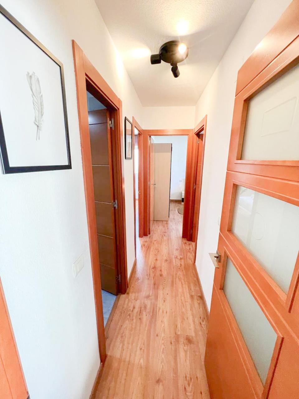 Large & Cozy Centrally Apartment Τορρεμολίνος Εξωτερικό φωτογραφία