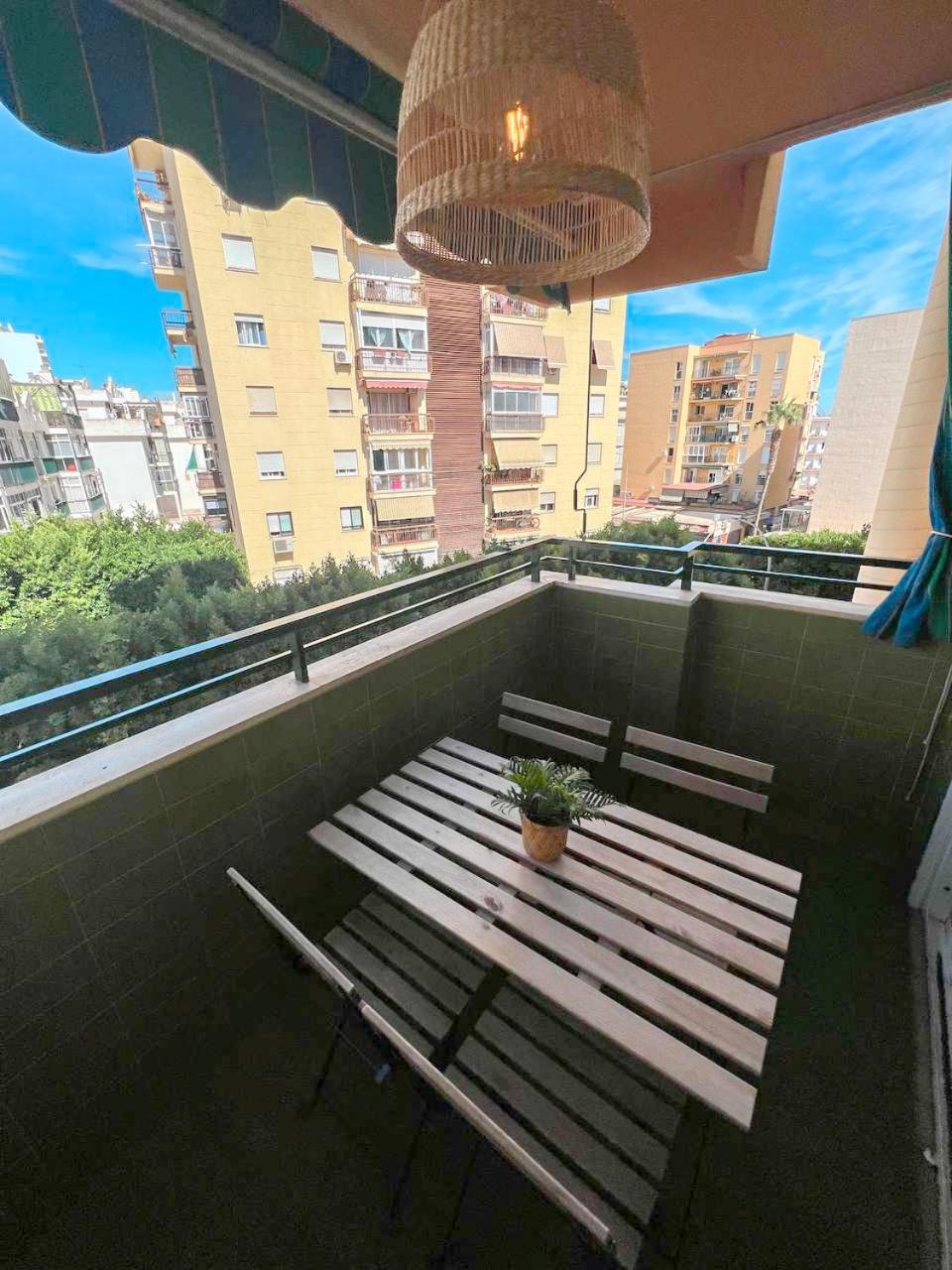 Large & Cozy Centrally Apartment Τορρεμολίνος Εξωτερικό φωτογραφία
